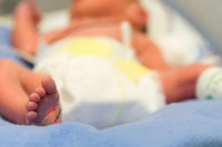 Empeoró la salud del bebé que sobrevivió al choque fatal de Capital