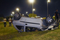 Una mujer perdió el control de su auto y volcó en Ruta 40