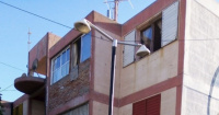 Varios barrios de Rivadavia están sufriendo el robo de focos LED en todas su plazas