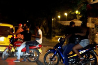 Dos detenidos por realizar maniobras peligrosas en moto