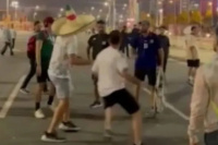 Batalla campal entre hinchas argentinos y mexicanos en Qatar