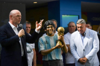 A dos años de su muerte, homenajearon a Maradona en Catar