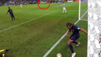 El árbitro de la final del Mundial mostró una foto contundente contra las quejas por el gol de Messi