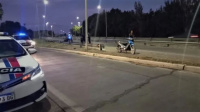 Un nene cayó de una moto en plena Circunvalación y casi es atropellado
