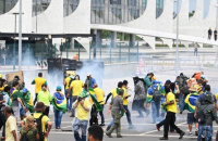 Tensión en Brasil: Cientos de partidarios de Bolsonaro invaden el Congreso 