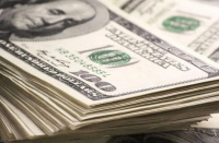 El dólar blue acumuló $10 en la semana y cerró a $386