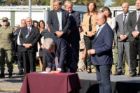 Aníbal Fernández recibió a los nuevos agentes federales en Rosario