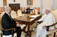 Francisco recibió en el Vaticano al primer ministro ucraniano 