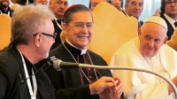 León Gieco cantó “Solo le pido a Dios” en el Vaticano e hizo emocionar al papa Francisco