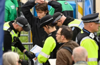 La policía británica detuvo a activistas que protestaban en la coronación del Rey Carlos III
