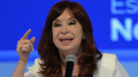 Cristina Kirchner criticó el cierre de la causa por el atentado en su contra: “Me quieren presa o muerta”