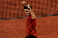 Francisco Cerúndolo firmó otro batacazo en Roland Garros: eliminó al 8 del mundo y jugará los octavos de final