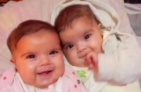 Realizan una colecta solidaria para ayudar a dos gemelas que necesitan leche de alto valor