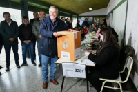 La palabra de los políticos y candidatos tras emitir su voto en las provincias de Tucumán, Mendoza y San Luis