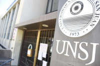 Un decano de la UNSJ fue acusado de acoso sexual y laboral
