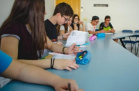 Oportunidad educativa: La UNSJ ofrece becas gratuitas para el estudio de dos idiomas