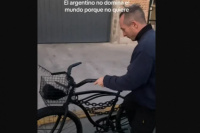 Cansado de que le roben la bici, diseñó un particular “sistema de seguridad” y se volvió viral