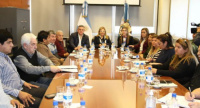 El Gobierno ofreció un 15% de aumento a los gremios estatales no docentes 