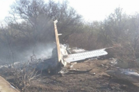 Una avioneta se estrelló en San Luis, resultando en tres personas gravemente heridas.