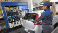 Alerta por falta de combustible en San Juan: algunas estaciones ya venden por cupo