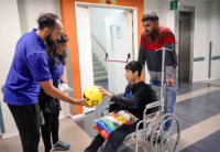 Los pequeños del Hospital de Niños recibieron los juguetes donados en la Masterclass de Capital