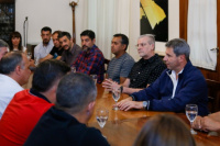 Sergio Uñac se reunió este martes con trabajadores de diferentes reparticiones nacionales