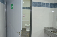 Una persona con discapacidad abusó de un joven de 16 años en el baño de la Terminal