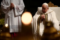 El Papa Francisco lamentó en la misa de Nochebuena la “inútil guerra” en Gaza