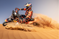 El argentino Kevin Benavides en la cima del Rally Dakar 2024