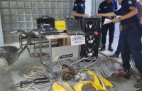 Tras un allanamiento en Trinidad, un jardinero recuperó sus elementos de trabajo