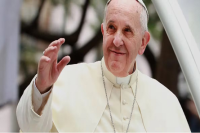 El papa Francisco fue hospitalizado en Roma