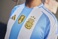 La Selección Argentina oficializó su nueva camiseta titular y suplente