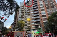 Tragedia: un jóven murió tras saltar del balcón del piso 12 a causa de un incendio