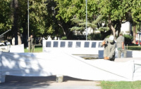 En la previa al acto, mejoran el monumento a los caídos en Malvinas