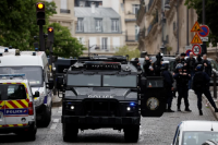 París: un hombre amenazó con detonarse en el Consulado de Irán