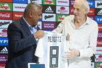 Sin prensa y con gente del fútbol, así será el último adiós a César Luis Menotti