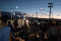 Vecinos de un barrio de Chimbas cortaron la calle reclamando mayor seguridad