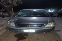 Conducía borracho y atropelló a una mujer que caminaba por la banquina