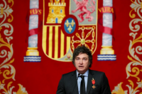 Milei a Pedro Sánchez: “Le gusta mucho el Estado para llevarse puesto a los españoles”