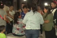 La madre de Loan se desmayó en la marcha por su hijo y entre lágrimas gritó,