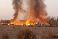 Gran susto en Rawson por el incendio de una maderera