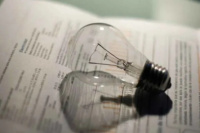 La tarifa de luz subirá un 4% en agosto, aun con el congelamiento en San Juan