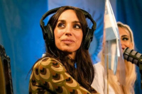 Se conoció que Tamara Pettinato fue contratada para conducir un evento del Gobierno durante la gestión de Alberto