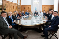 Karina Milei se reunió en la Casa Rosada con legisladores para bajar la tensión entre ambos