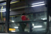  Atacaron a piedrazos un colectivo de la Red Tulum y una nena quedó herida