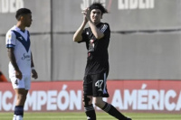 Debutó en la Liga Profesional el streamer de Riestra y fue reemplazado al minuto de comenzar el partido