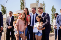 Orrego entregó las llaves de sus flamantes viviendas a 32 familias de Santa Lucía