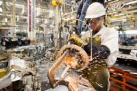 La actividad económica se contrajo un 1,8% en 2024, menor a lo previsto por los analistas