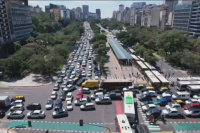 Un gran apagón de luz en Buenos Aires generó caos en calles debido al corte de los semáforos