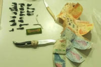 En Santa Lucía: Lo interceptaron caminando con cocaína, marihuana y varios objetos robados